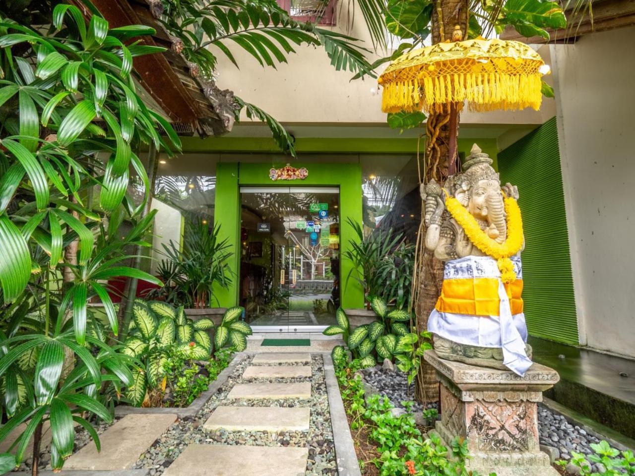 Al-Isha Dharamshala Hotel Kuta  Exterior photo